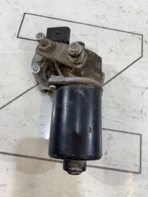 Электродвигатель стеклоочист. 4B1955113A Audi S6 C5