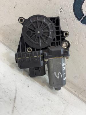 Моторчик заднего левого стеклоподъемника 4B0959801B Audi A6 C5 / A6 C5 Allroad