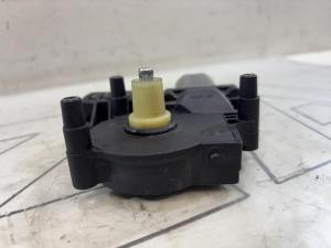 Моторчик заднего левого стеклоподъемника 4B0959801B Audi A6 C5 / A6 C5 Allroad