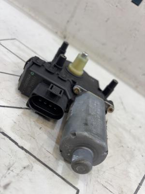Моторчик заднего правого стеклоподъемника 4B0959802B Audi A6 C5 / A6 C5 Allroad