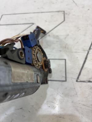 Моторчик привода люка 4A0877795 Audi A6 C4