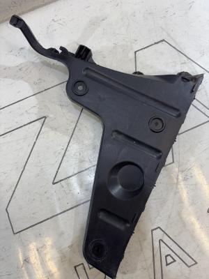 Кронштейн заднего бампера правый 8E5807454A Audi A4 B6 sedan