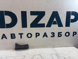 Направляющая переднего бампера 8E0807284A Audi A4 B6