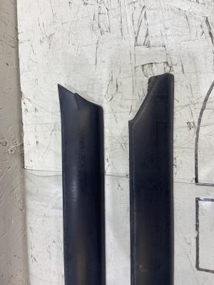 Молдинги (накладки) дверей нижние 8D0853970B Audi A4 B5 седан / Avant