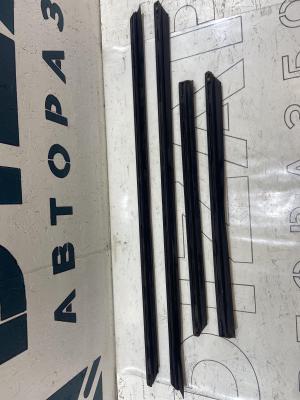 Молдинги (накладки) дверей нижние 8D0853970B Audi A4 B5 седан / Avant