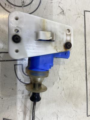 Клапан управления для двери водителя и пассажира 893862153С Audi 80 B3