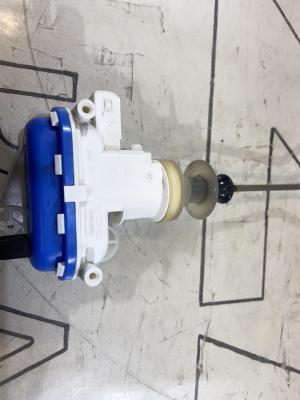 Клапан управления для двери водителя и пассажира 8A0862153 Audi 80 B4