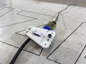 Клапан регулировочный двери задней левый правый 893862153D Audi 80 B3