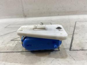 Клапан управления для двери водителя и пассажира 8A0862153 Audi 80 B4