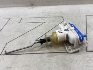 Клапан управления для двери водителя и пассажира 8A0862153 Audi 80 B4