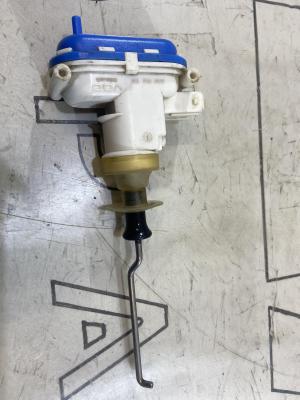 Клапан управления для двери водителя и пассажира 8A0862153 Audi 80 B4