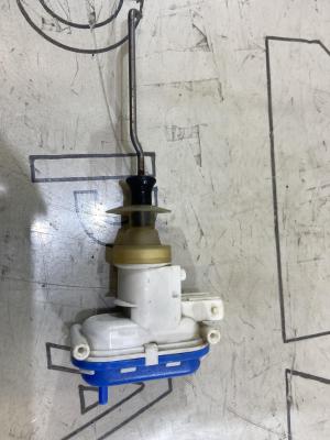 Клапан управления для двери водителя и пассажира 8A0862153 Audi 80 B4