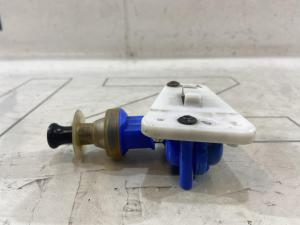 Клапан управления для двери водителя и пассажира 893862153С Audi 80 B3