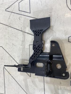 Стопорный крюк 8E0823480E Audi A4 B6