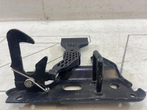 Стопорный крюк 8E0823480E Audi A4 B6