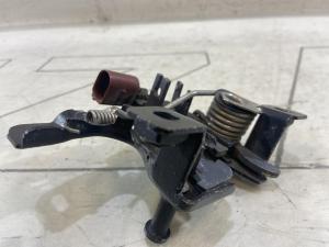 Замок капота 4B0823509 Audi A6 C5