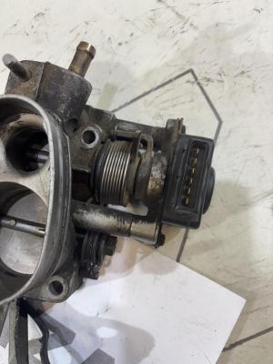 Дроссельная заслонка 078133061A 