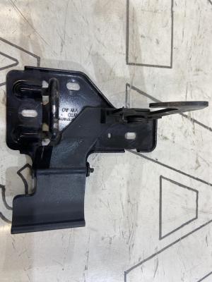 Стопорный крюк 6Q0823480B Volkswagen Touareg I