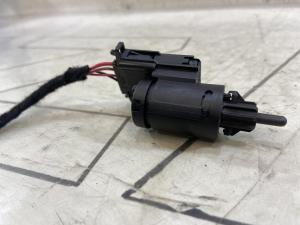 Выключатель стоп-сигналов 1J0945511D Volkswagen Touareg I