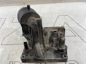 Кронштейн масляного фильтра 070115389B Volkswagen Touareg I