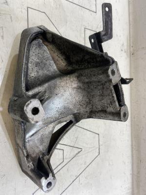 Кронштейн двигателя левый 070199307A Volkswagen Touareg I