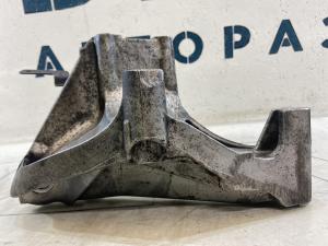 Кронштейн двигателя левый 070199307A Volkswagen Touareg I