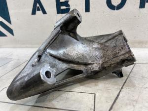 Кронштейн двигателя левый 070199307A Volkswagen Touareg I