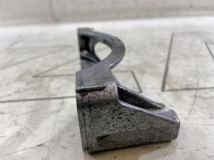 Крепление компрессора кондиционера 070260885A Volkswagen Touareg I