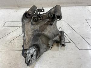 Опора 070199308A Volkswagen Touareg I