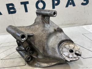 Опора 070199308A Volkswagen Touareg I