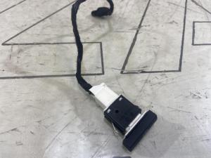 Клавиша антипробуксовочнойсистемы ASR 1Z0927133C Skoda Octavia II рест