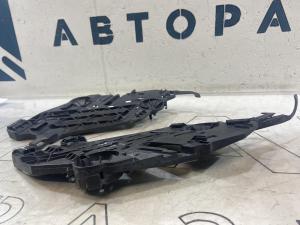 Кронштейн крепления фары левый 1Z0941613 Skoda Octavia II рест