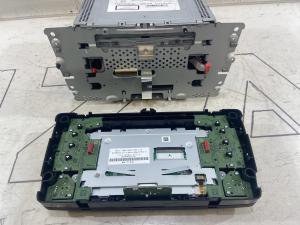 Магнитола 1Z0035156M Skoda Octavia II рест