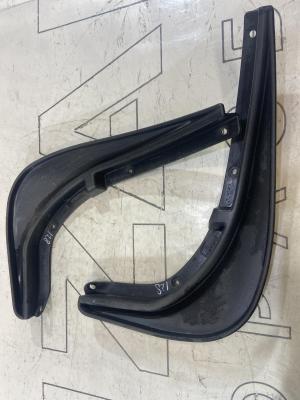 Брызговик задний правый/левый 1Z0821822A Skoda Octavia II рест