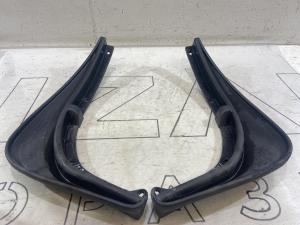 Брызговик задний правый/левый 1Z0821822A Skoda Octavia II рест