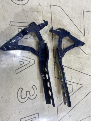 Петля капота левая/правая 1Z0823301C Skoda Octavia II рест