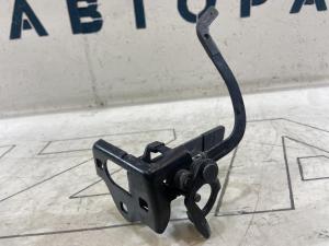 Крючок капота 1Z0823480 Skoda Octavia II рест