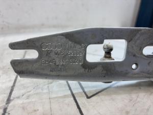 Петли крышки багажника  левая правая 4F5827301D Audi A6 C6