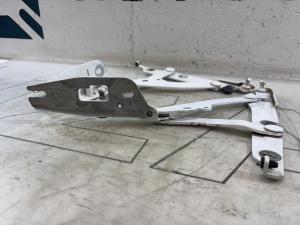 Петли крышки багажника  левая правая 4F5827301D Audi A6 C6