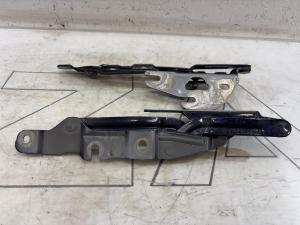 Петли крышки багажника левая правая 4B5827302E Audi A6 C5