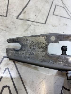 Петли крышки багажника левая правая 4F5827301D Audi A6 C6