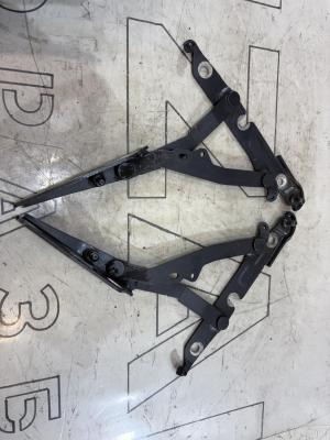 Петли крышки багажника левая правая 4F5827301D Audi A6 C6