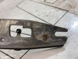 Петли крышки багажника  левая правая 4F5827302 Audi A6 C6