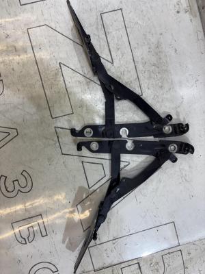 Петли крышки багажника  левая правая 4F5827302 Audi A6 C6