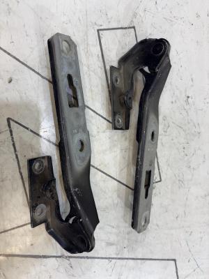 Петли капота левая правая 8E0823302E Audi A4 B6