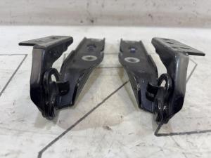 Петли капота левая правая 8E0823302E Audi A4 B6