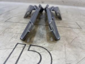 Петли капота левая правая 8E0823302E Audi A4 B6