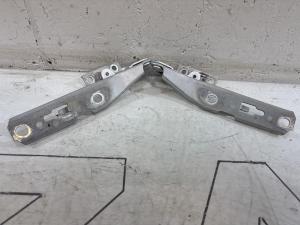 Петли капота левая правая 8E0823302E Audi A4 B6