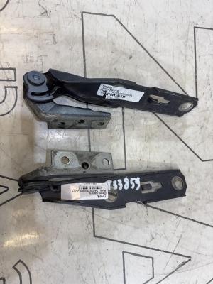 Петли капота левая правая 8E0823301E Audi A4 B6