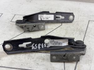 Петли капота левая правая 8E0823301E Audi A4 B6